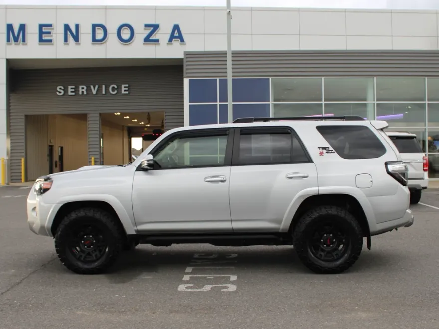 2022 Toyota 4Runner TRD Premium photo 1