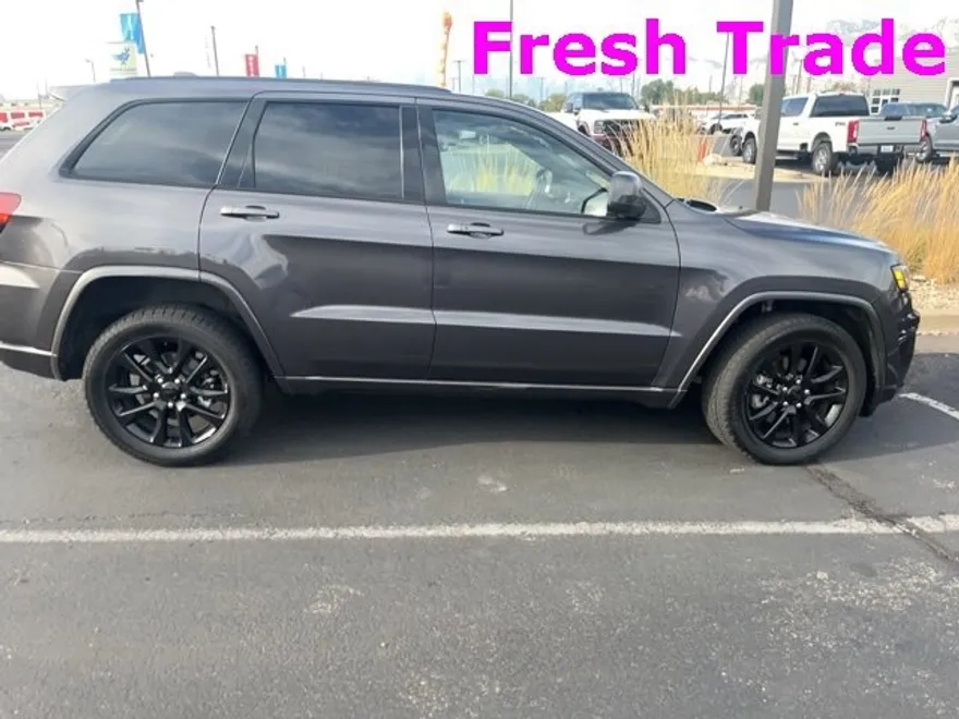 2021 Jeep Grand Cherokee Laredo X photo 1