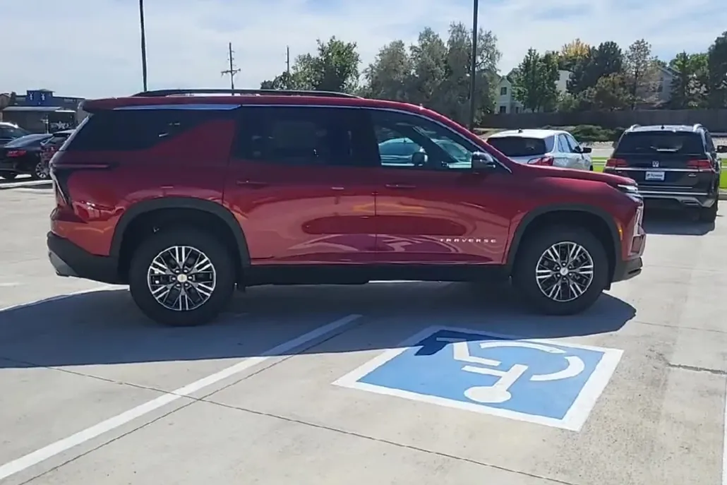 2026 Chevrolet Traverse photo 1