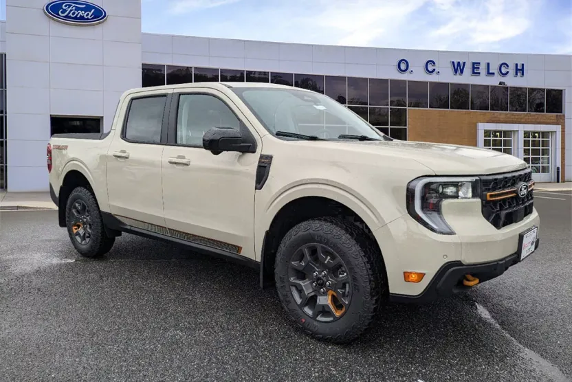 2025 Ford Maverick Tremor photo 1