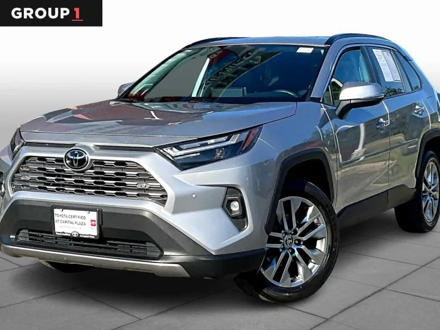 2022 Toyota RAV4 Limited photo 1