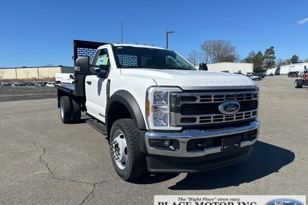2024 Ford F-550 photo 1