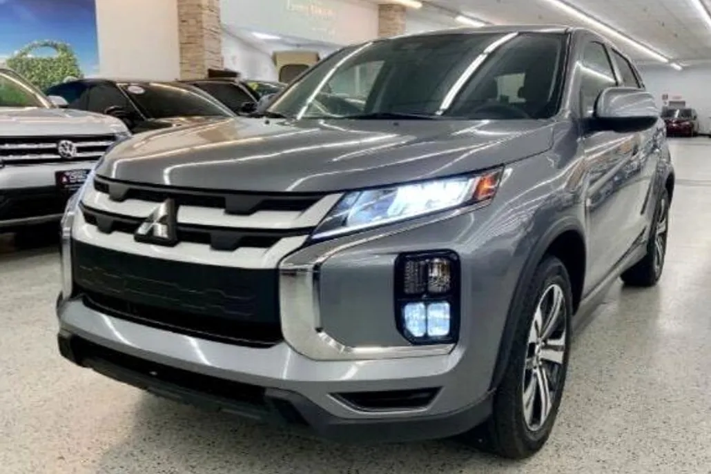 2021 Mitsubishi Outlander Sport ES photo 1