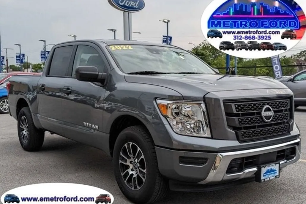2023 Nissan Titan SV photo 1