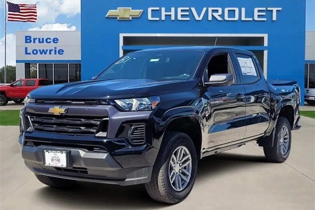 2026 Chevrolet Colorado LT photo 1