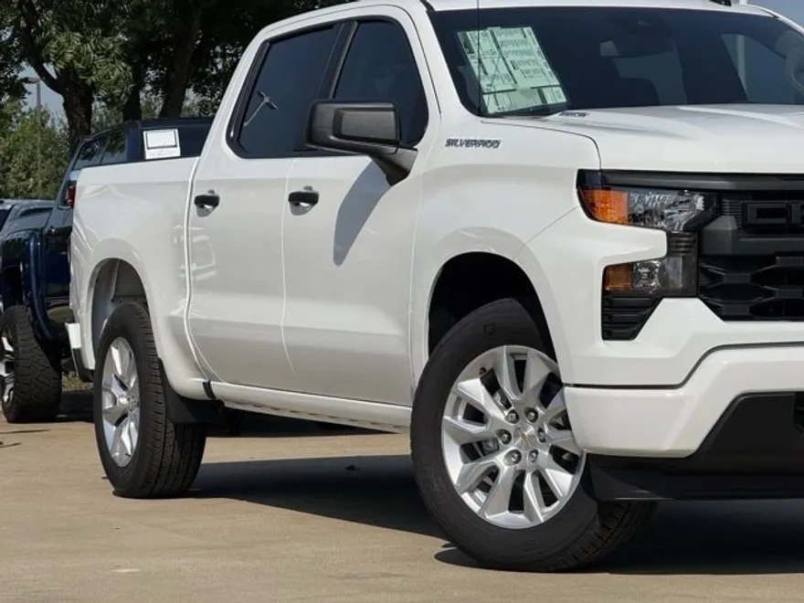 2026 Chevrolet Silverado 1500 Custom photo 1