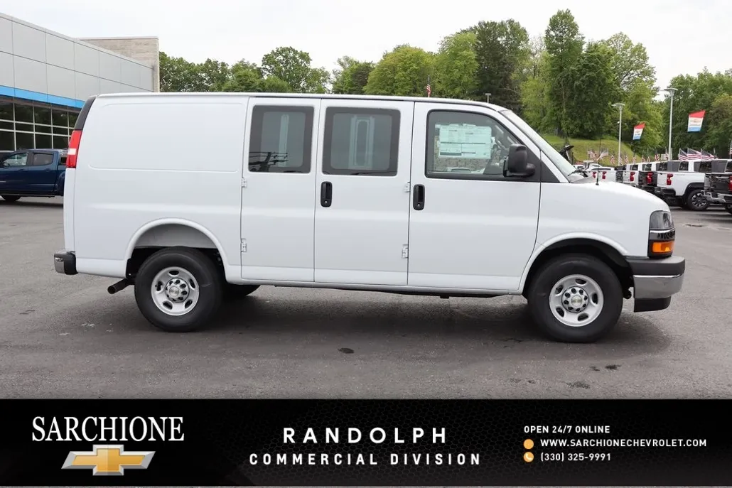 2025 Chevrolet Express 3500 Work Van photo 1