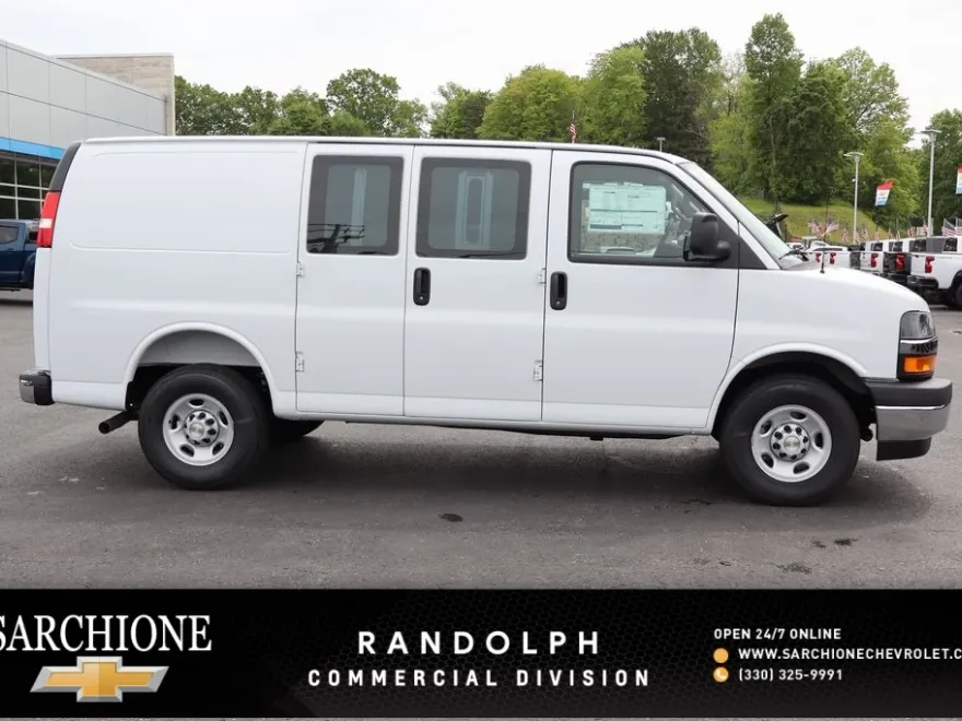 2025 Chevrolet Express 3500 Work Van photo 1