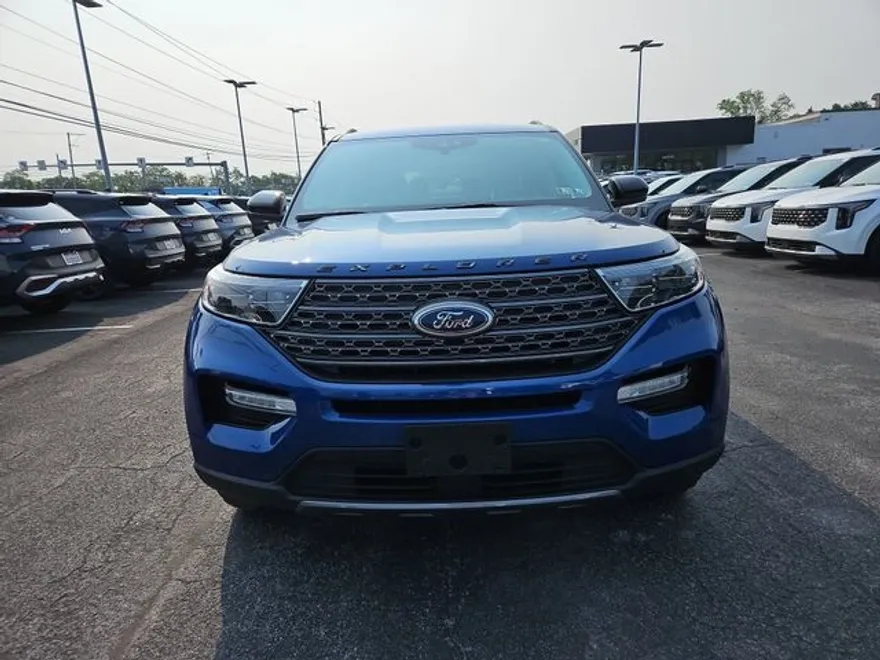 2022 Ford Explorer XLT photo 1