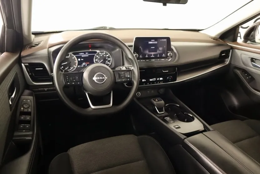 2022 Nissan Rogue SV photo 1