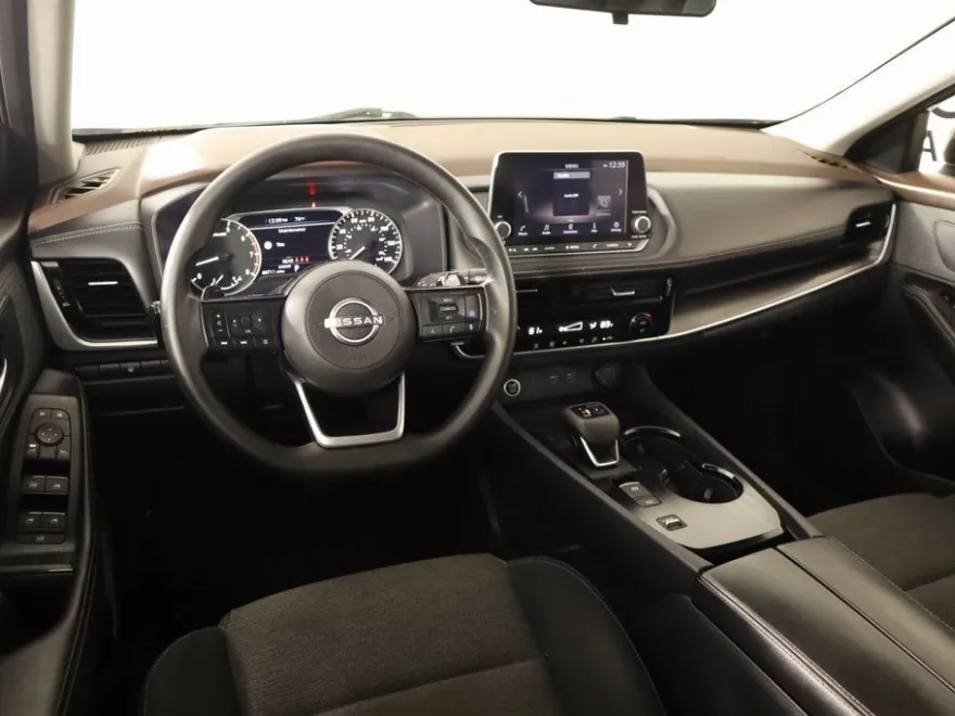 2022 Nissan Rogue SV photo 1