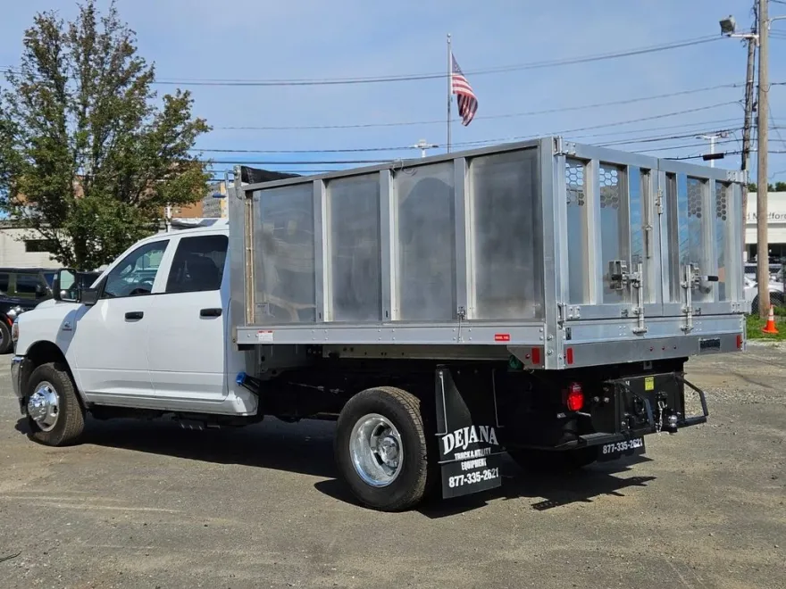 2024 Ram 3500 Tradesman photo 1