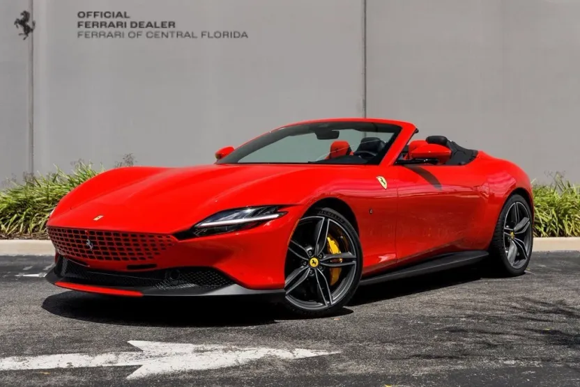 2025 Ferrari Roma Spider photo 1