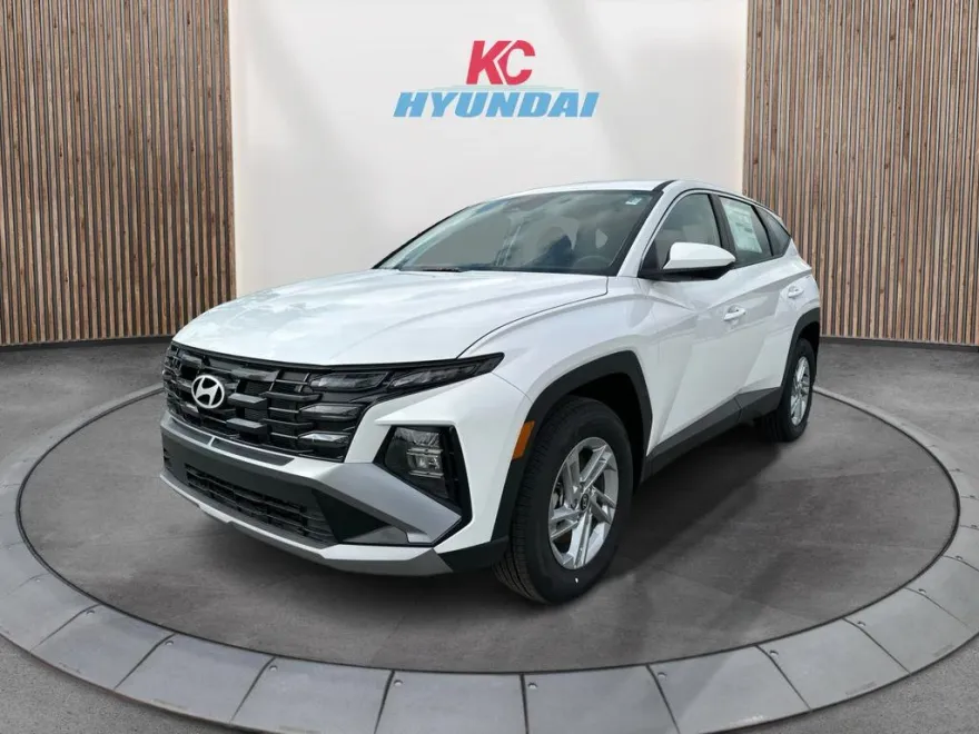 2025 Hyundai Tucson SE photo 1