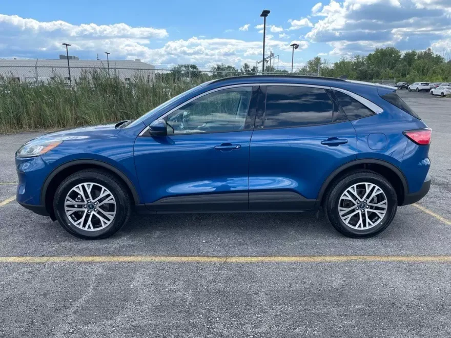 2022 Ford Escape SEL photo 1