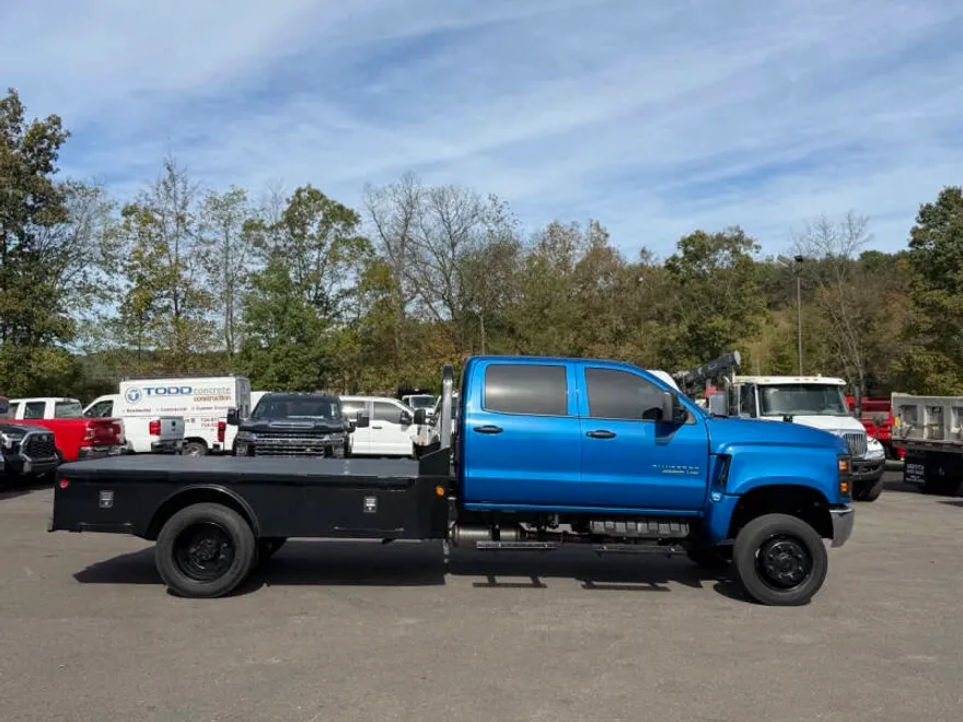 2023 Chevrolet Silverado 4500HD photo 1