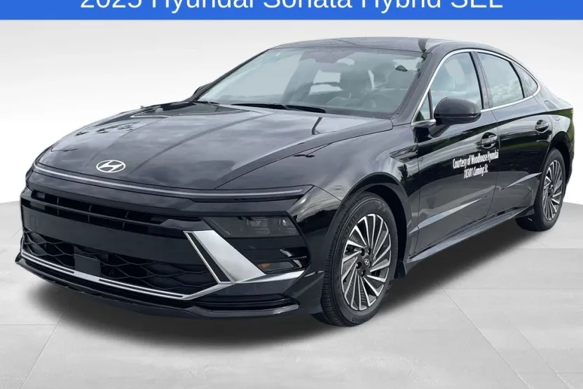 2025 Hyundai Sonata Hybrid SEL photo 1