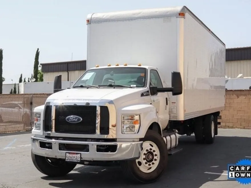 2017 Ford F-750 photo 4