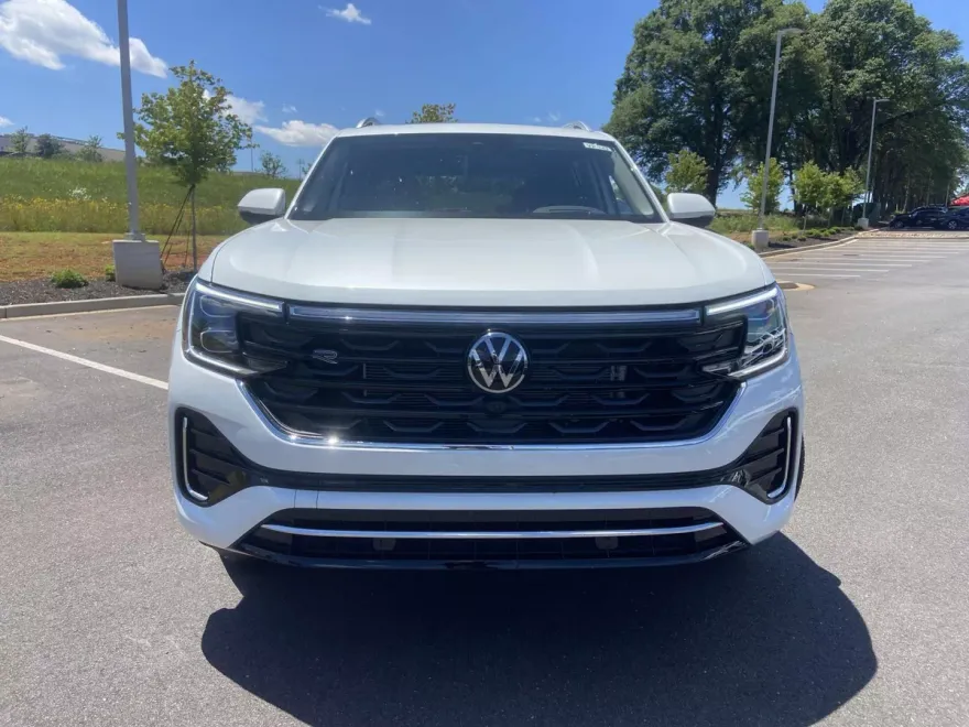 2025 Volkswagen Atlas SEL Premium R-Line photo 1