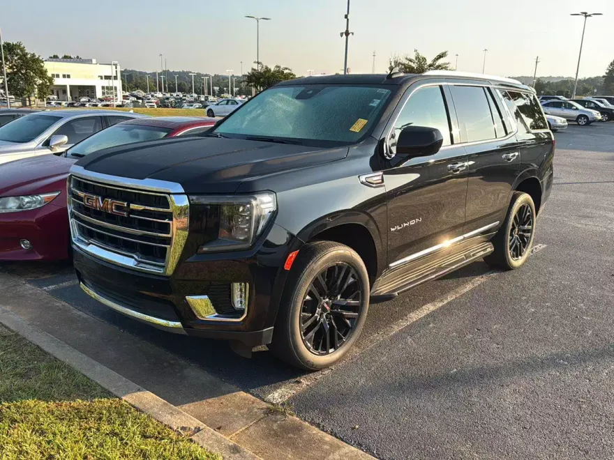 2023 Gmc Yukon SLT photo 1