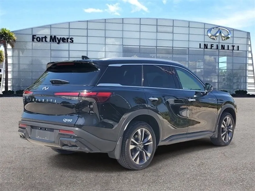 2024 Infiniti QX60 Luxe photo 1