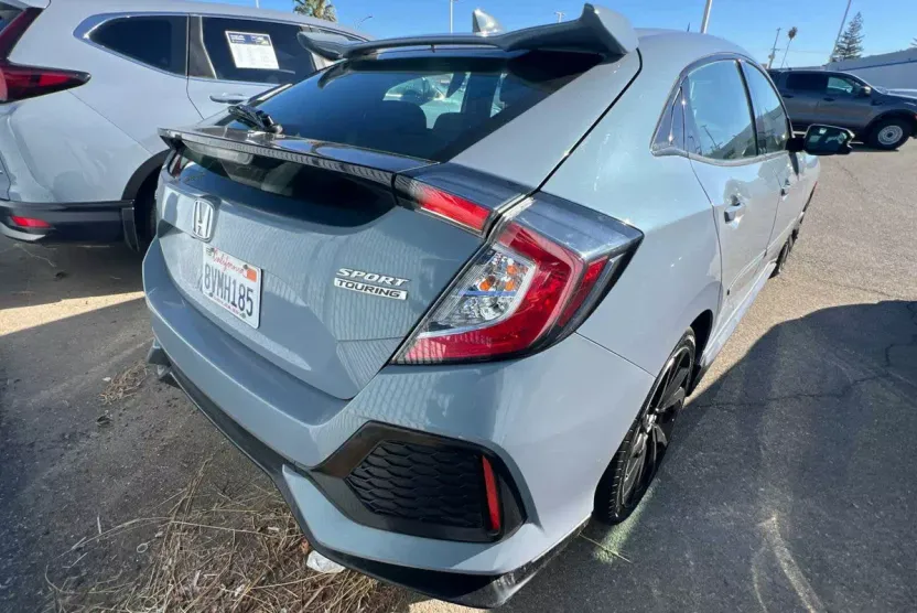 2019 Honda Civic Hatchback Sport Touring photo 1
