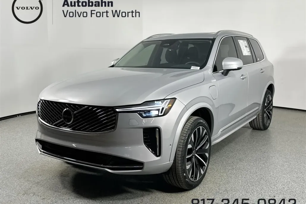 2025 Volvo XC90 T8 Plus photo 1