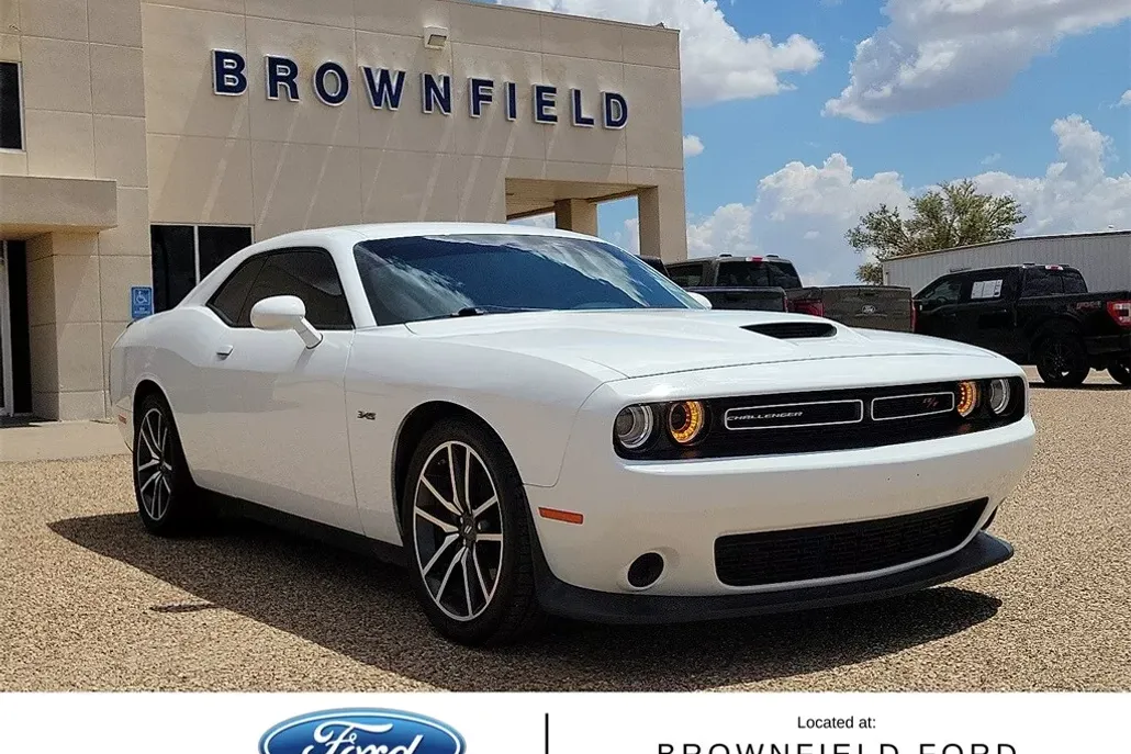 2023 Dodge Challenger R/T photo 1