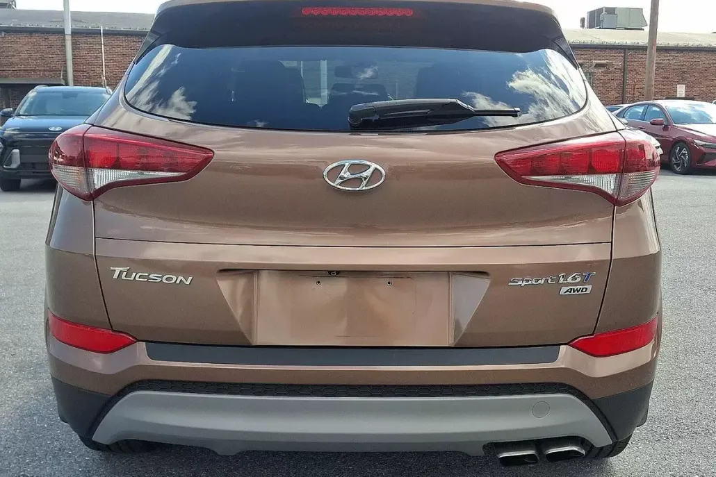 2017 Hyundai Tucson Sport photo 1