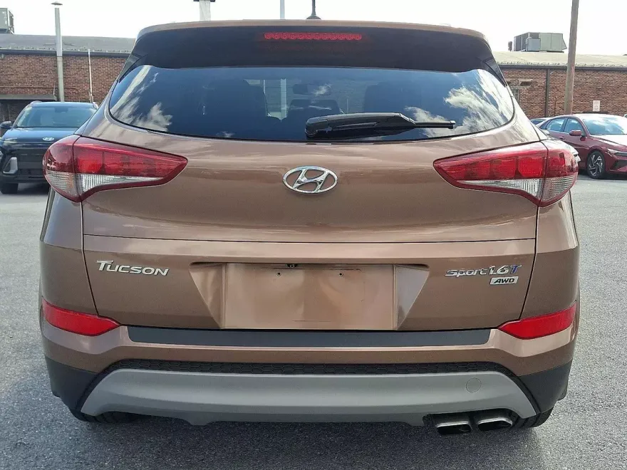 2017 Hyundai Tucson Sport photo 1