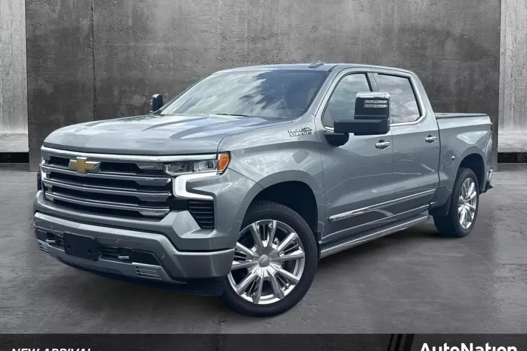 2024 Chevrolet Silverado 1500 High Country photo 1
