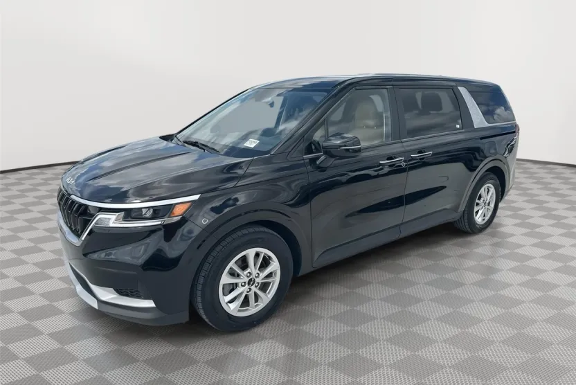 2024 Kia Carnival LX photo 1