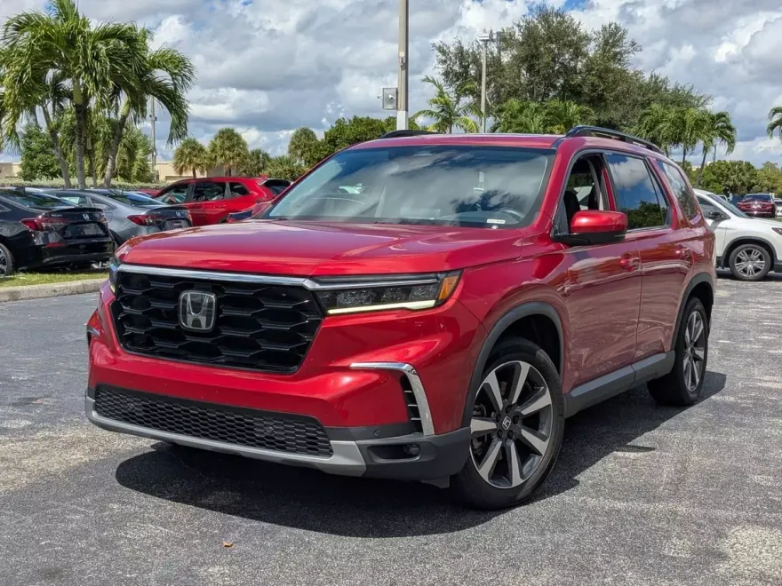 2023 Honda Pilot Touring photo 1