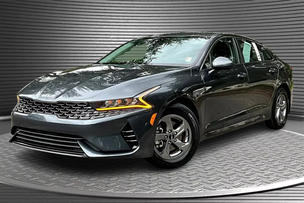 2023 Kia K5 LXS photo 1