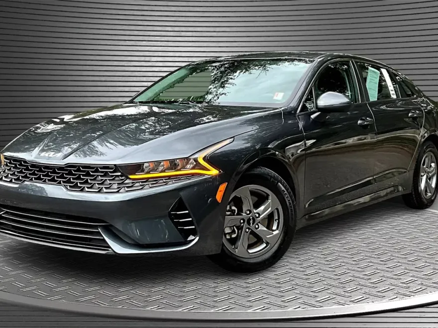 2023 Kia K5 LXS photo 1