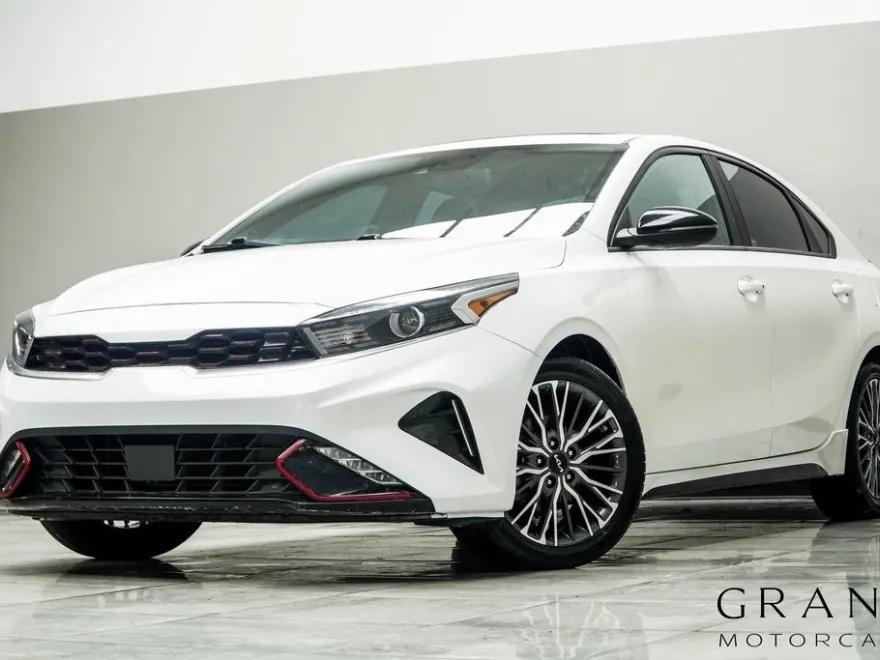 2022 Kia Forte GT-Line photo 1