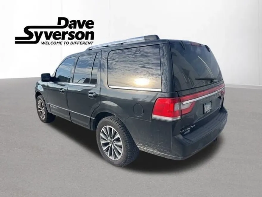 2015 Lincoln Navigator Base photo 1
