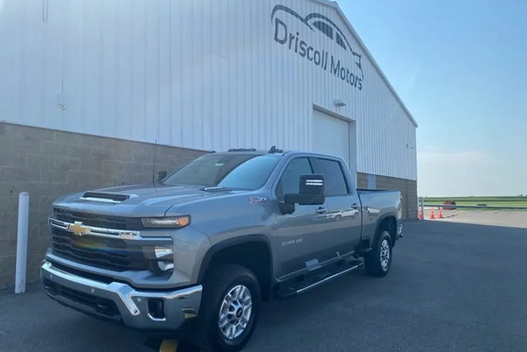 2025 Chevrolet Silverado 2500HD LT photo 1