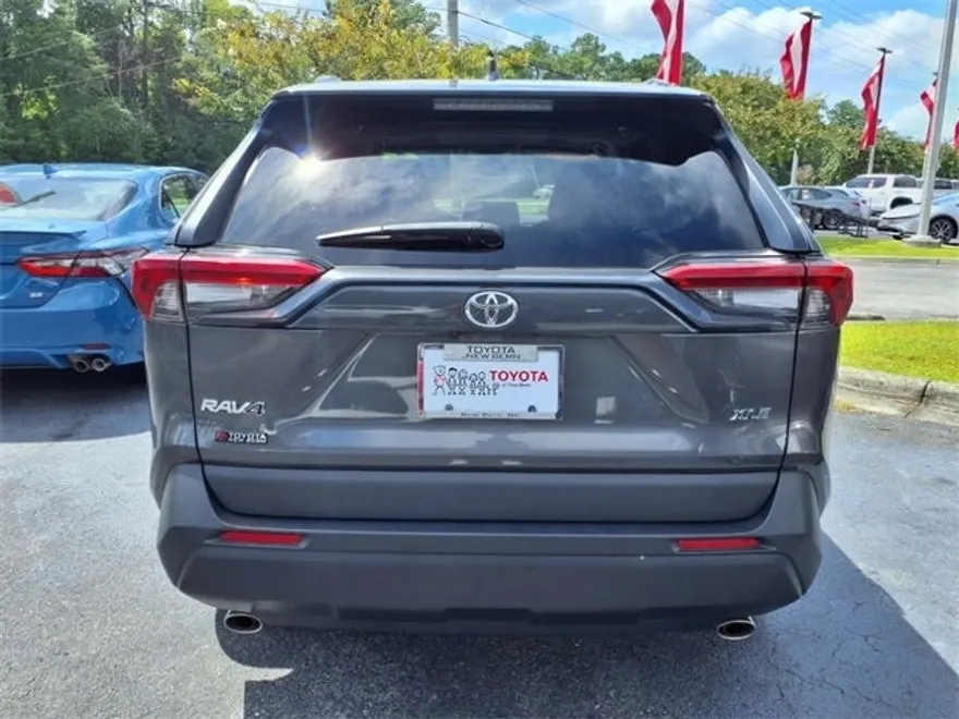 2023 Toyota RAV4 XLE Premium photo 1