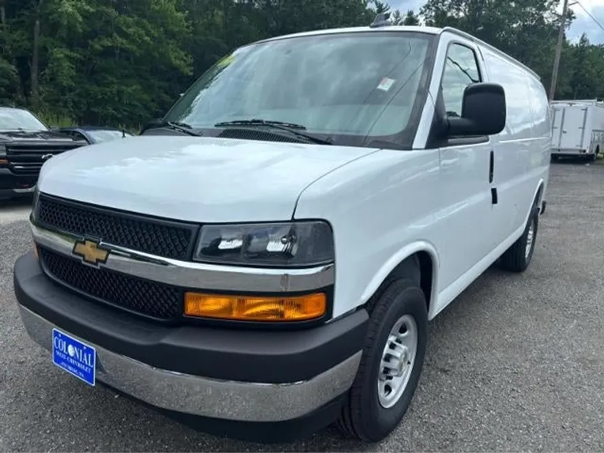 2025 Chevrolet Express Cargo 2500 Base photo 1