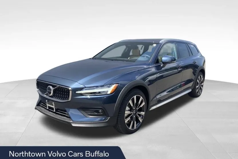 2026 Volvo V60 Cross Country B5 photo 1