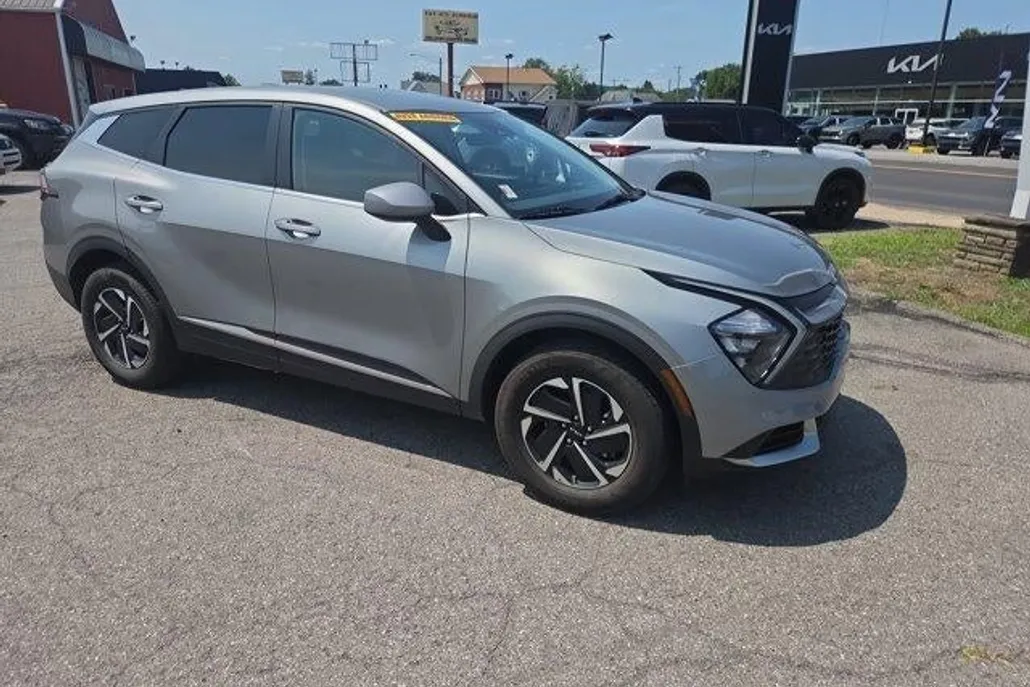 2023 Kia Sportage Hybrid LX photo 1