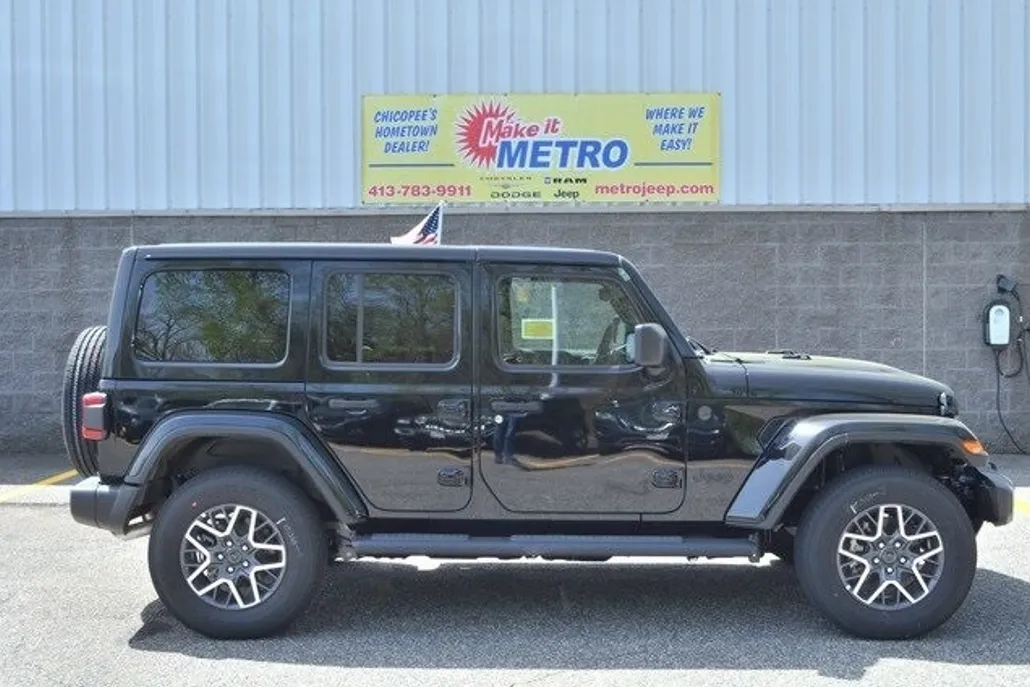 2025 Jeep Wrangler Sahara photo 1