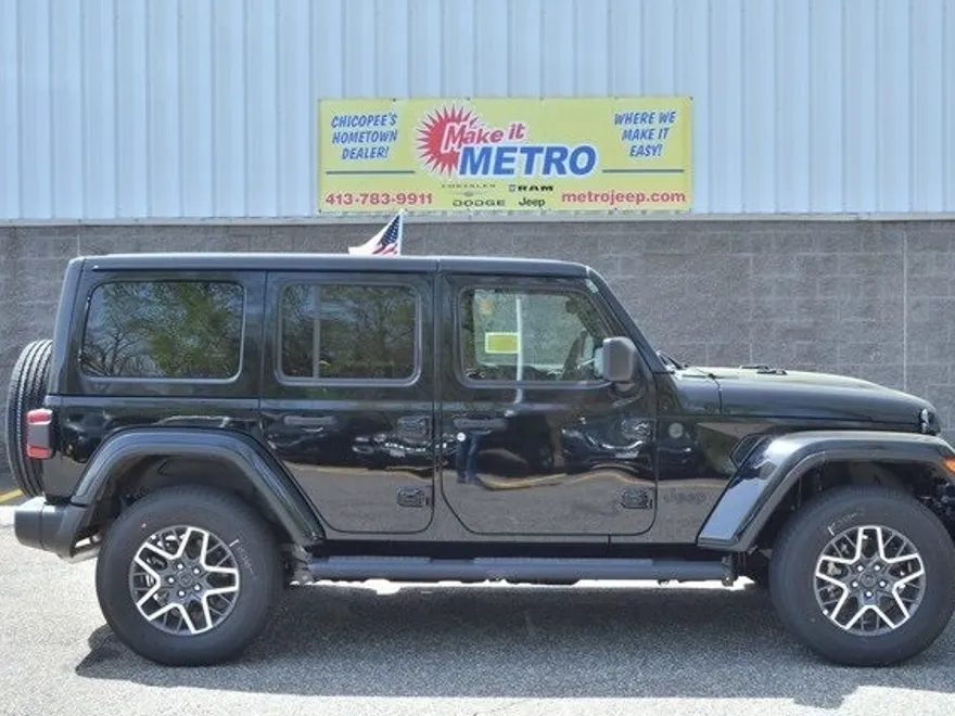 2025 Jeep Wrangler Sahara photo 1