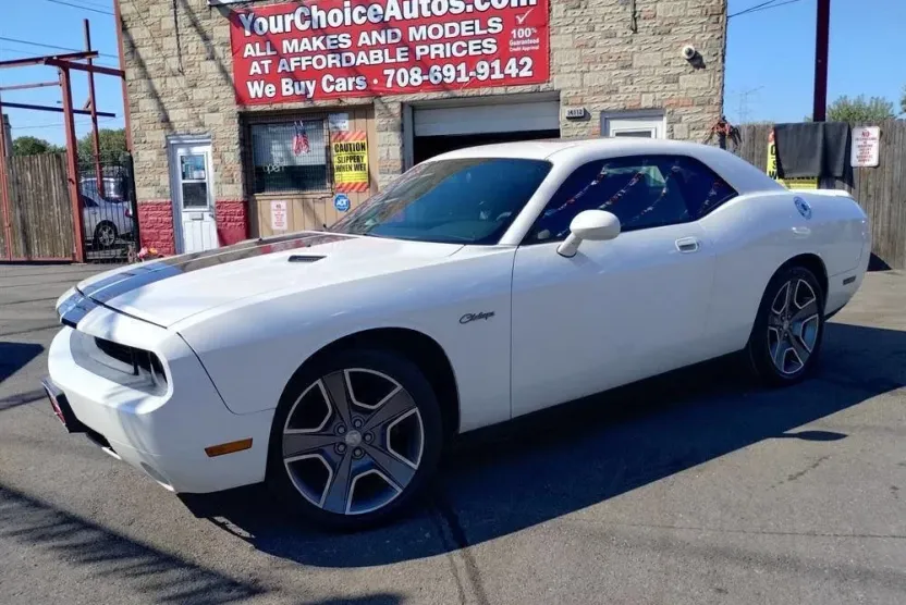 2010 Dodge Challenger SE photo 1