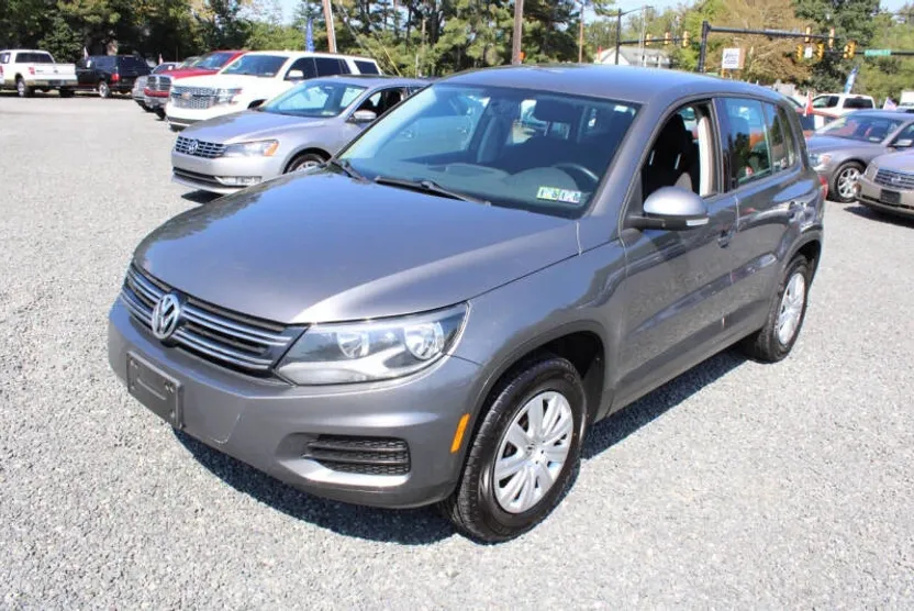 2013 Volkswagen Tiguan S photo 1