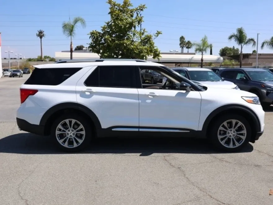 2022 Ford Explorer Limited photo 1