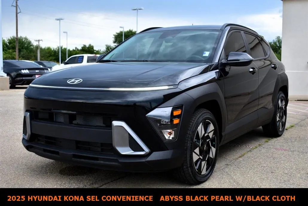 2025 Hyundai Kona SEL photo 1