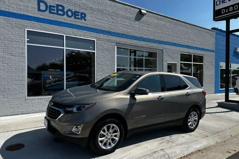 2018 Chevrolet Equinox LT photo 1