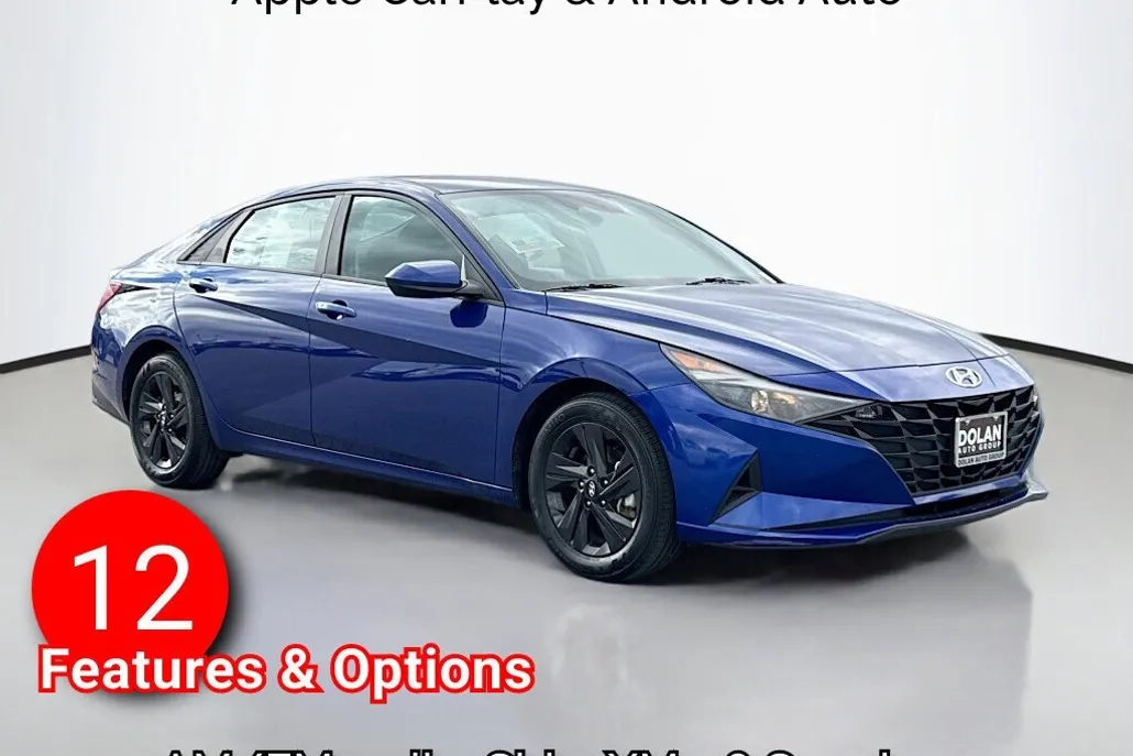 2023 Hyundai Elantra SEL photo 1